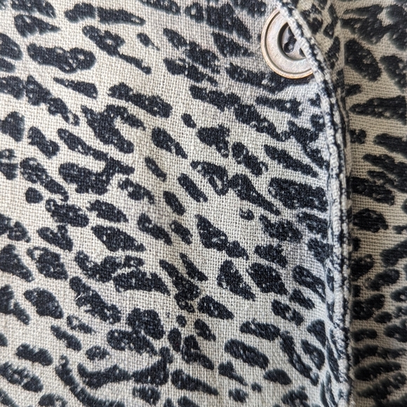 Silk animal print button down L - Picture 6 of 9